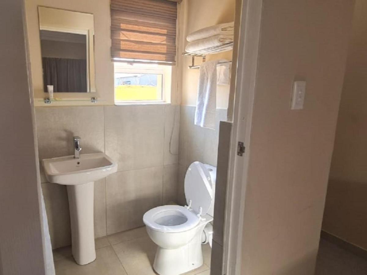 Benoni N12 Hotel Exteriör bild