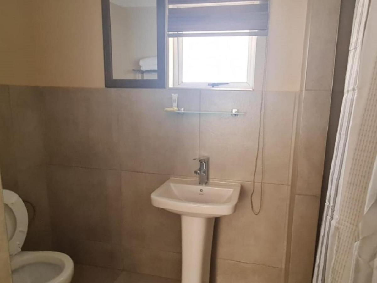Benoni N12 Hotel Exteriör bild