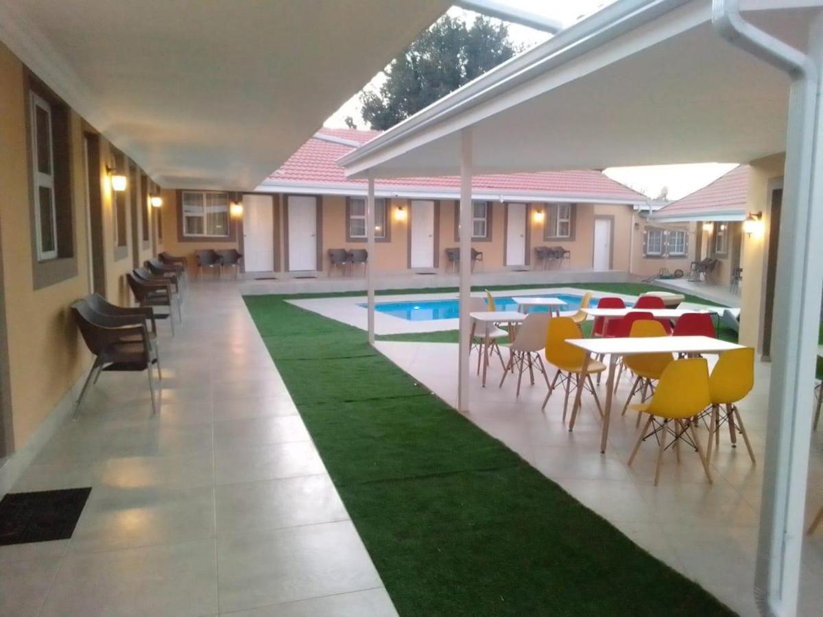 Benoni N12 Hotel Exteriör bild